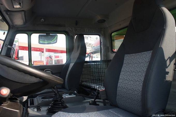 6*4 Drive Mode Used Construction Trucks Beiben 336hp Left Hand Drive Euro 4 Flat Cab