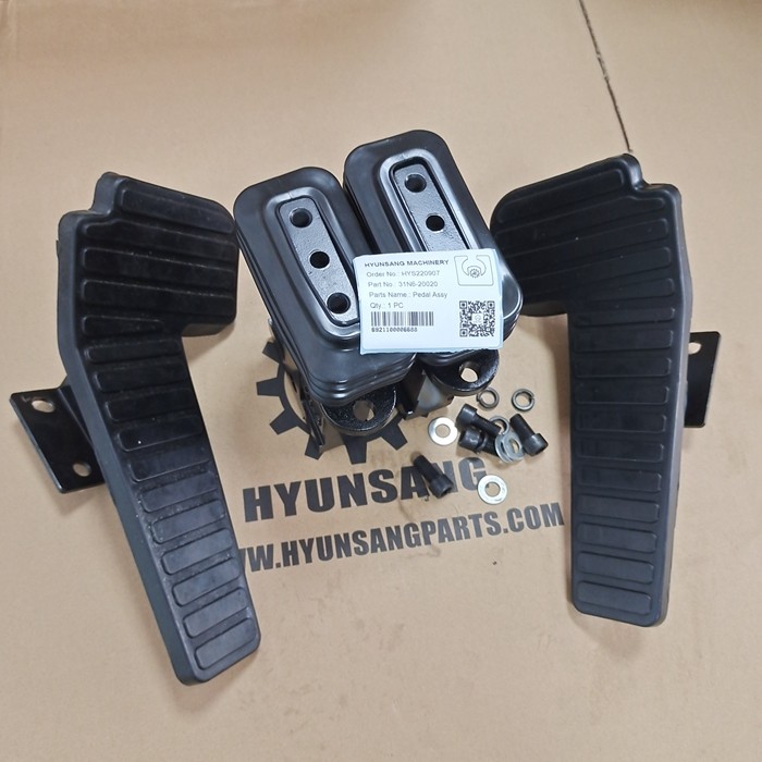 Excavator Parts 31N6-20020 RCV Pedal Assy For R110-7 R140LC-7 R160LC7
