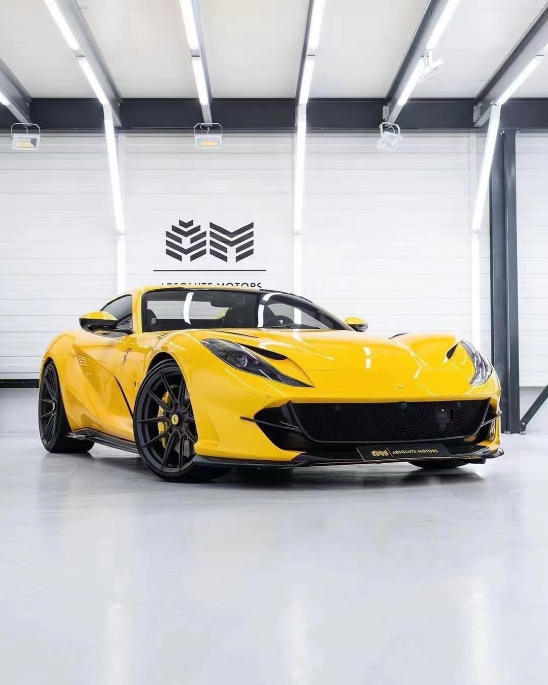 Dry Carbon Fiber for Ferrari 812 Carbon Fiber Body Kit 812 Upgraded Nivic Style Front Lip Diffuser Spoiler Hood