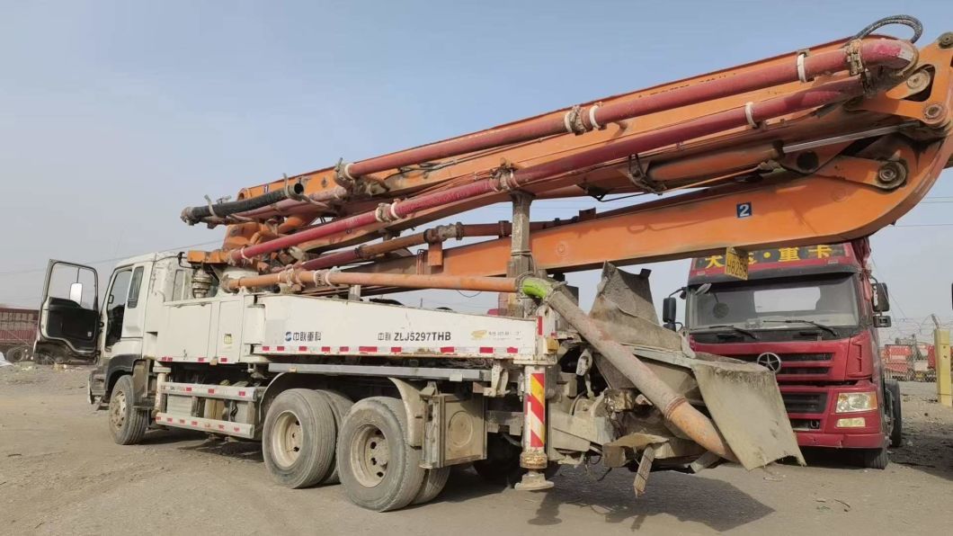 Zoomlion 38 Meters Concrete Pump Truck for Sale in 13 Years, Good Condition