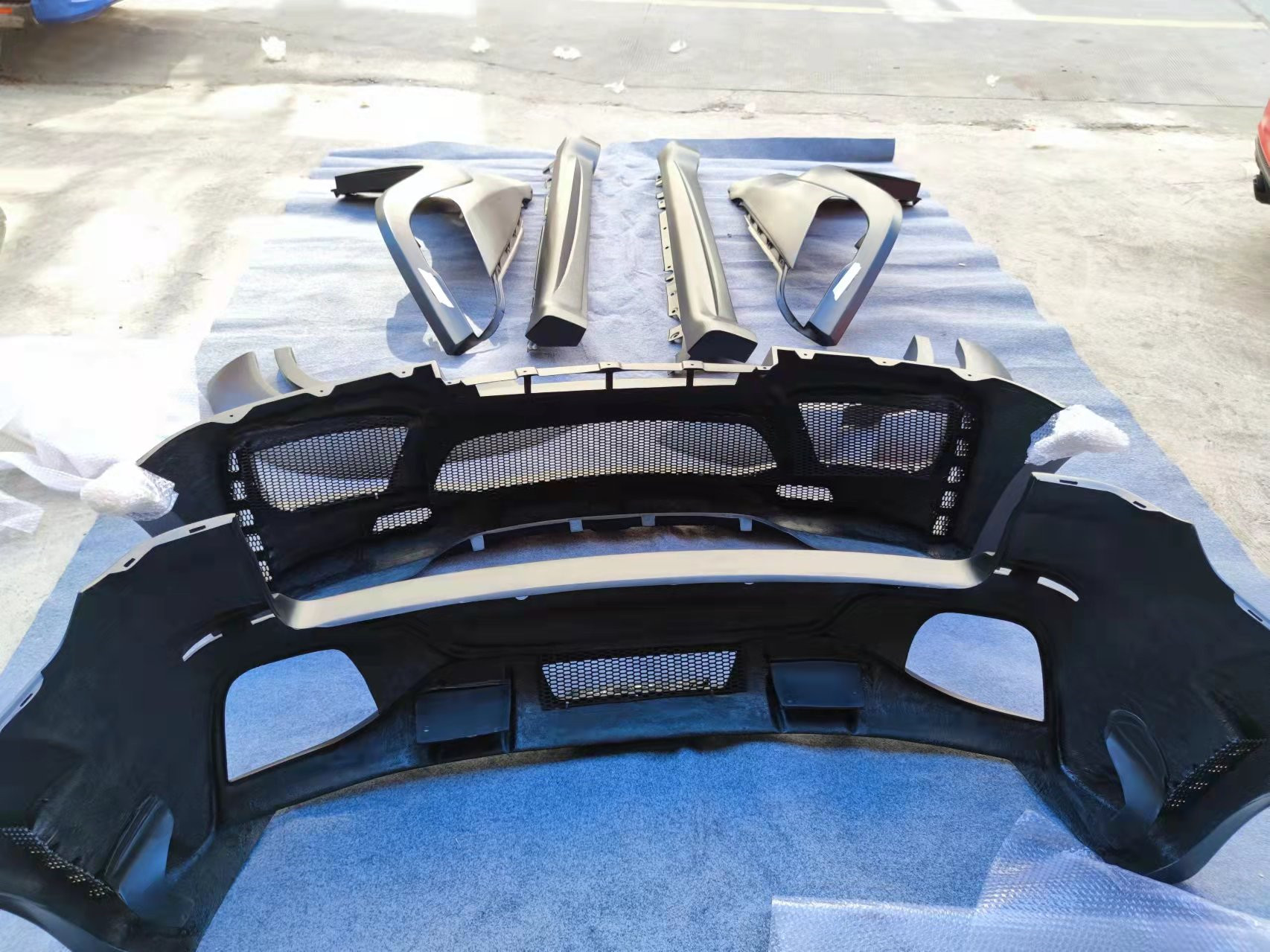 For BMW E70 E71 X5 Body Kit FPR Material X5 E70 E71 Upgrade PD Style Front and Rear Bumpers Wide Bodyki