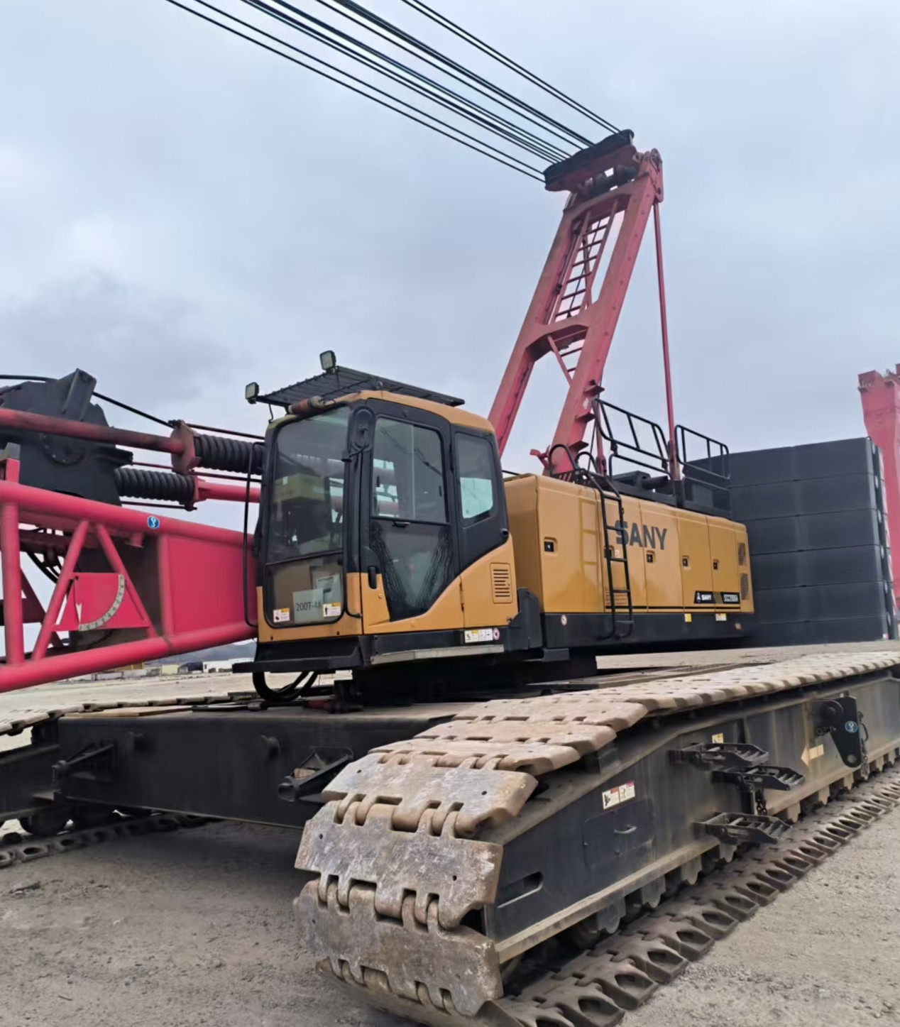 Second Hand 200 Ton Crawler Crane With Low Energy Requirements