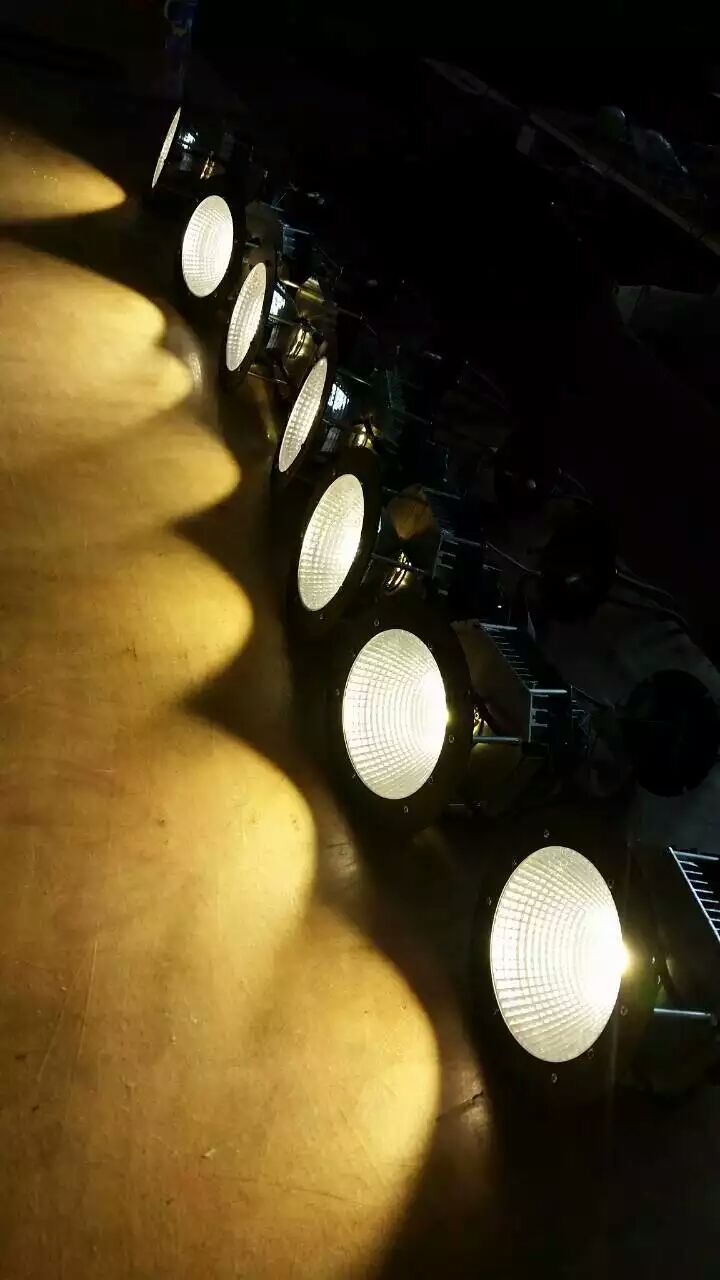 Theme Park DMX 100W Blinder Warm Cold White COB Par Lights for Stage Night Club