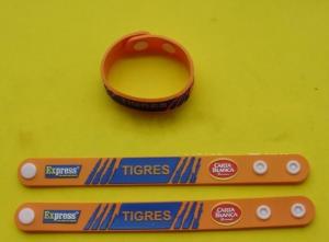 China Personalized Soft PVC Rubber Wristband Sport Bracelet With Embossed Logo , Adjustable Size factory