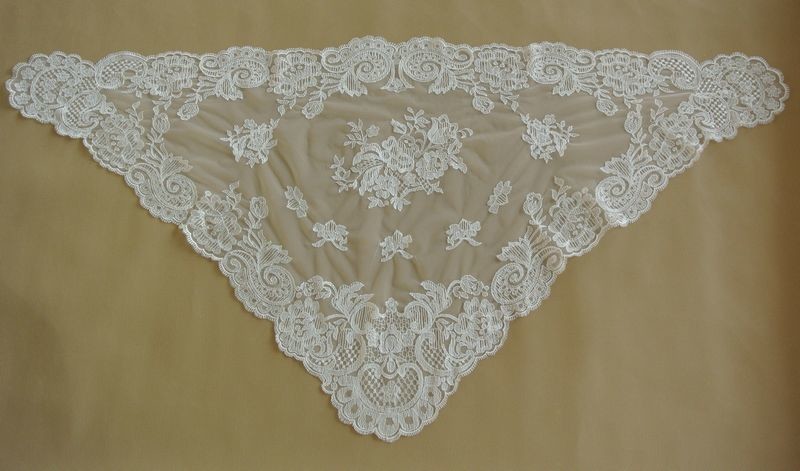 Ivory veil lace mantilla Catholic church chapel headcovering Mass