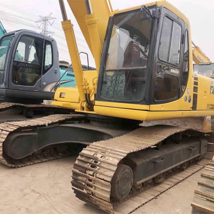 Komatsu PC 220-6 in Good Condition with Parts from Japan 2020 Model and 118 kW Power