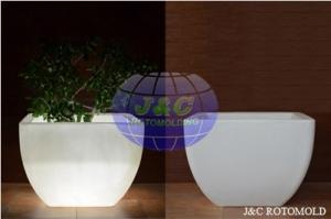 China Roto Molded LLDPE Plastic LED Square Planters , Rotational Moulding Manufacturers factory