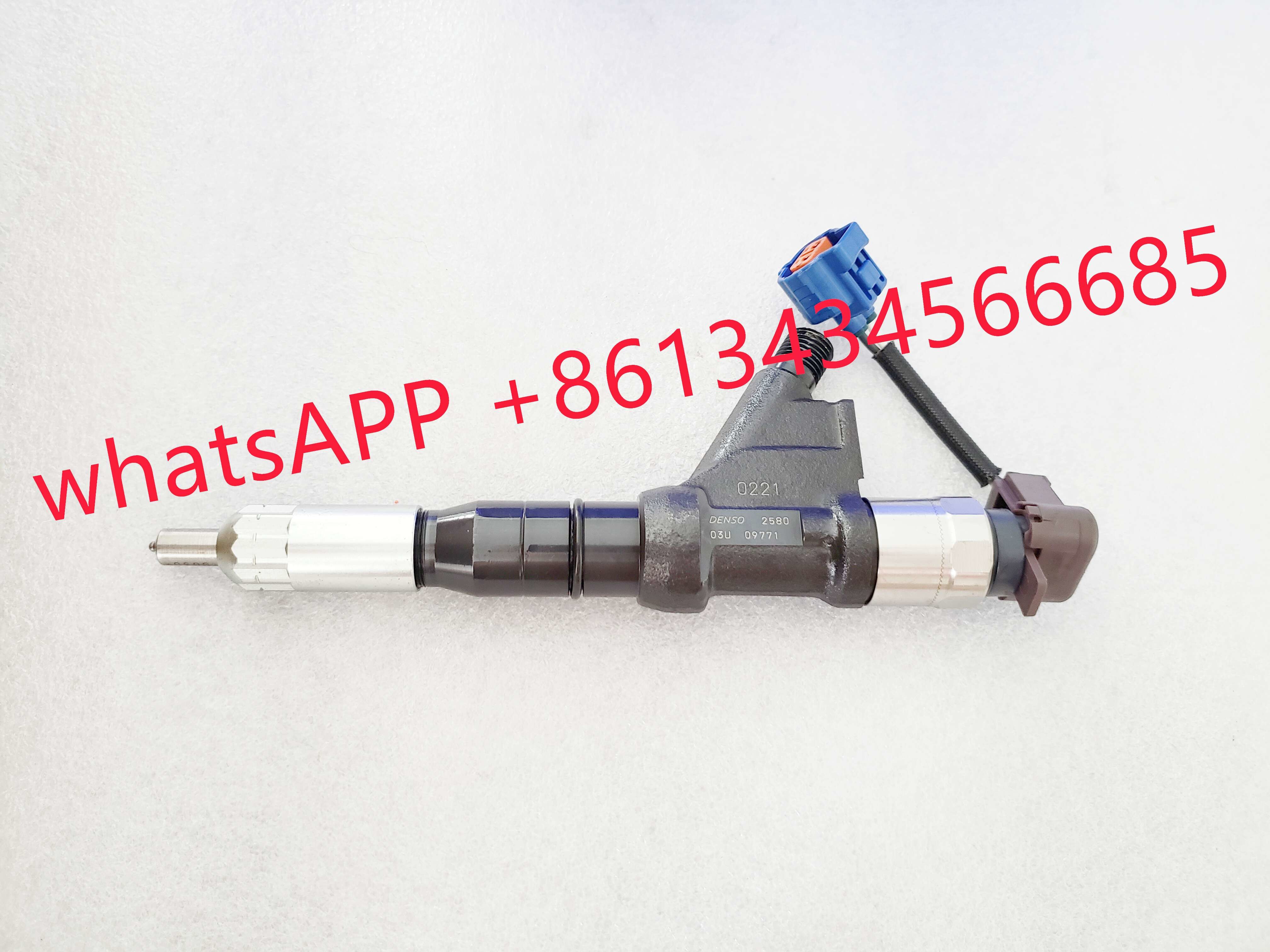 OEM Denso Diesel Fuel Injectors 295050-2580 295050-2730 23670-E0221