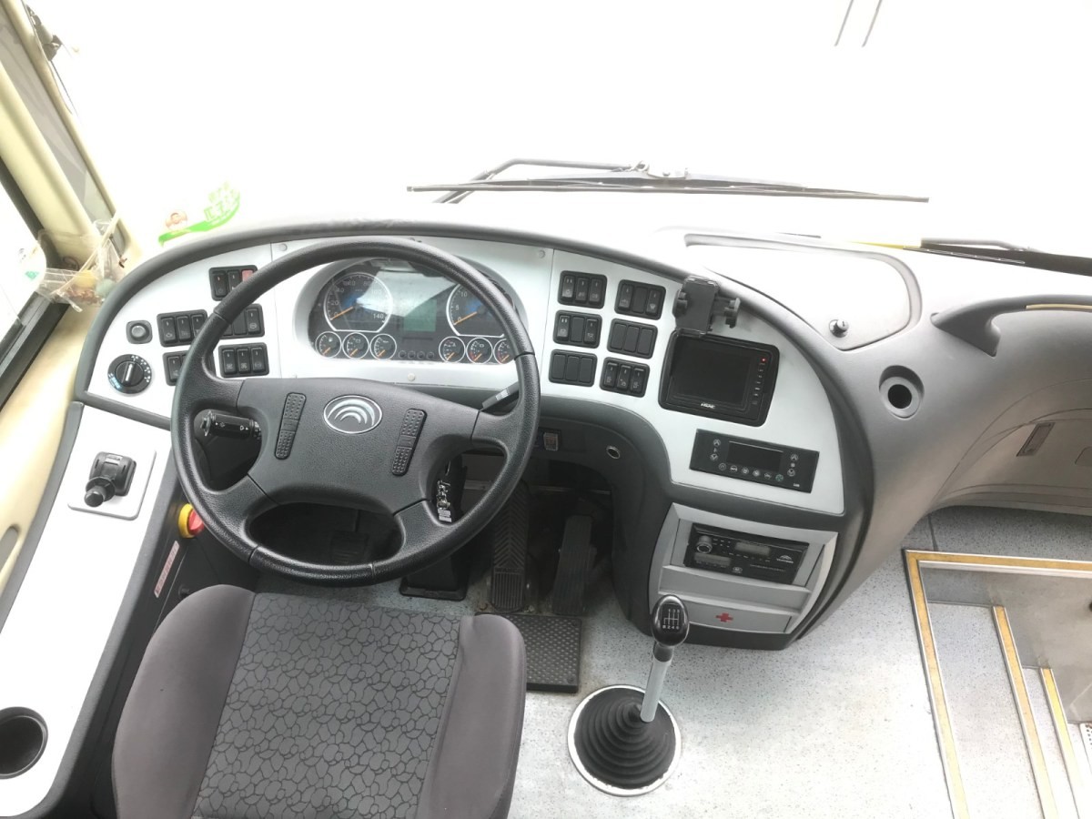Commuter Passenger Used Yutong Bus Second Hand Transportation 191kw