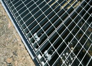 China Outdoor Metal Drain Cover Galvanized Steel Grating 130mm Bar Pitch factory