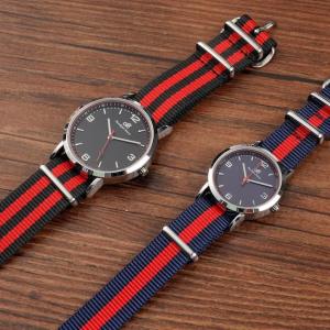 China Diameter 32mm Men'S Quartz Watch Waterproof Modern For Couples factory