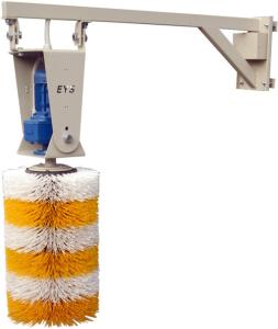 China Automatic Scratching Cow Spining Brush Motor Core For Cattle Massage factory