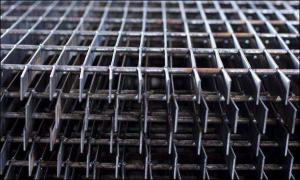 China 25x4.5 Press Locked Bar Grating Anti Slip Serrated Bar Grating Explosion Proof factory