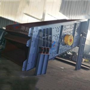 China 6000*2400mm Circular Vibrating Screen Uniaxia Chemical Resistant Professional factory
