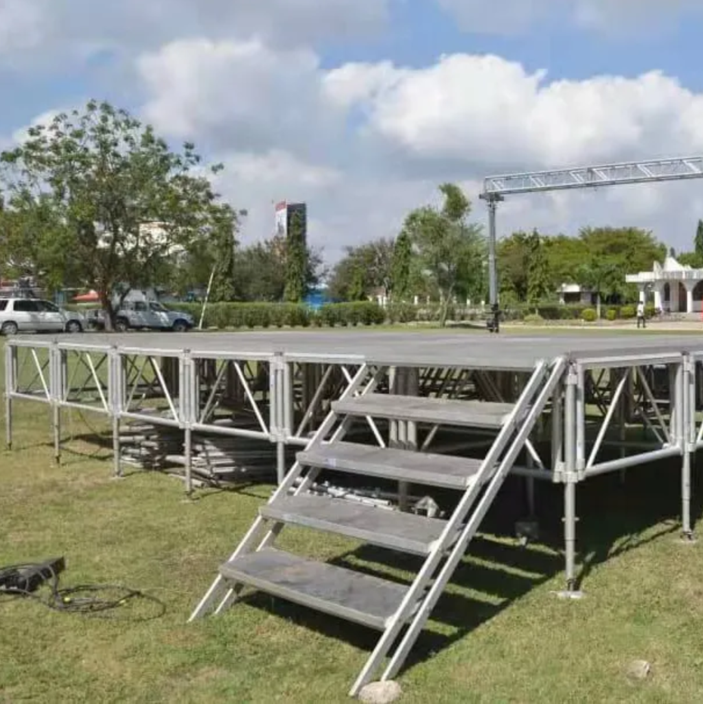 Portable Foldable Aluminum Alloy Stage Truss Adjustable Height 750kg/Sqm Load Capacity