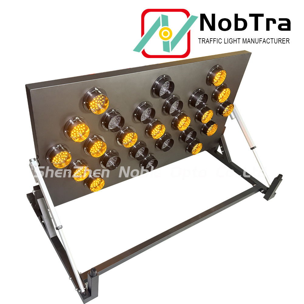 25 Amber Temporary Traffic control IP54 Approved Solar Battery Powered With Remote Control