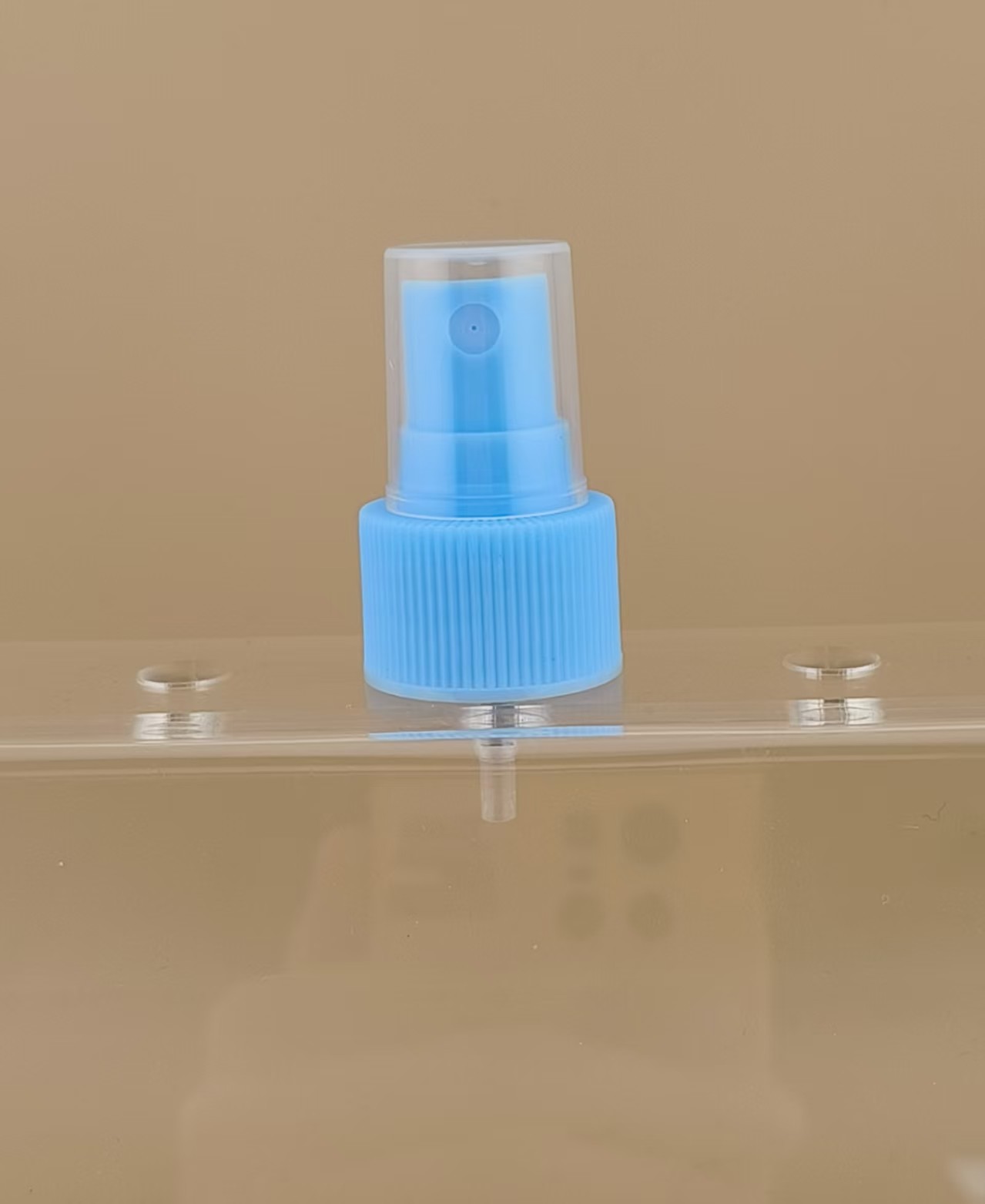 China Cosmetic Bottles Blue Ribbed Fine Mist Sprayer Trigger K302 on sale