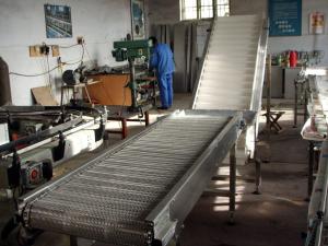 China Food Industry Flat Top Chain Conveyor Adjustable Speed Finished Output factory