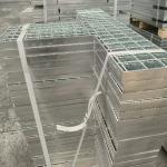 Heavy Duty Anti Slip Metal Grating Serrated Steel With Galvanized Surface