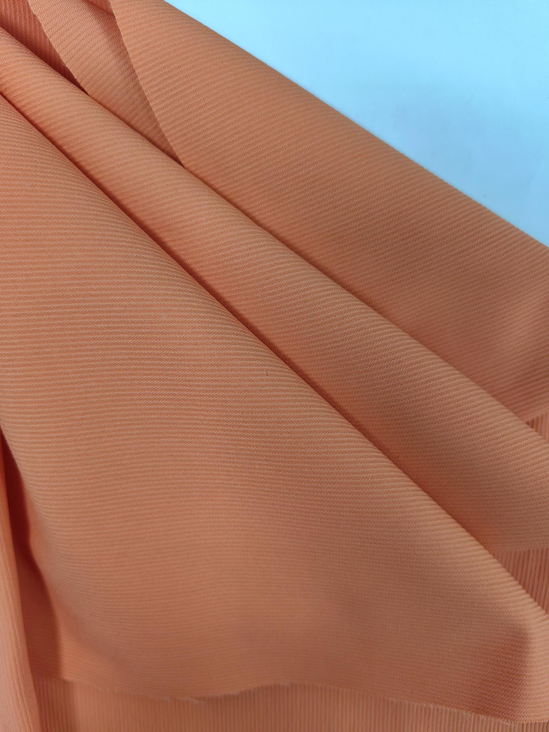 75D/DTY*75D/T8 100%P 135±3GSM High Elastic Fabric