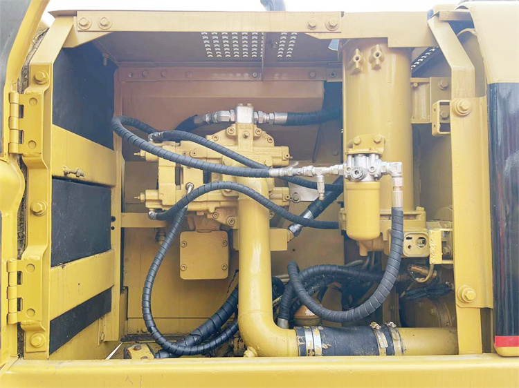 20 Ton Used Caterpillar 320BL Excavator with ORIGINAL Hydraulic Valve and Cat Engine