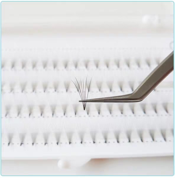Wholesale High Quality Natural pre made volume fans eyelash extensions 2D/3D/4D/5D/6D/7D/8D/10D/20D manufacturer