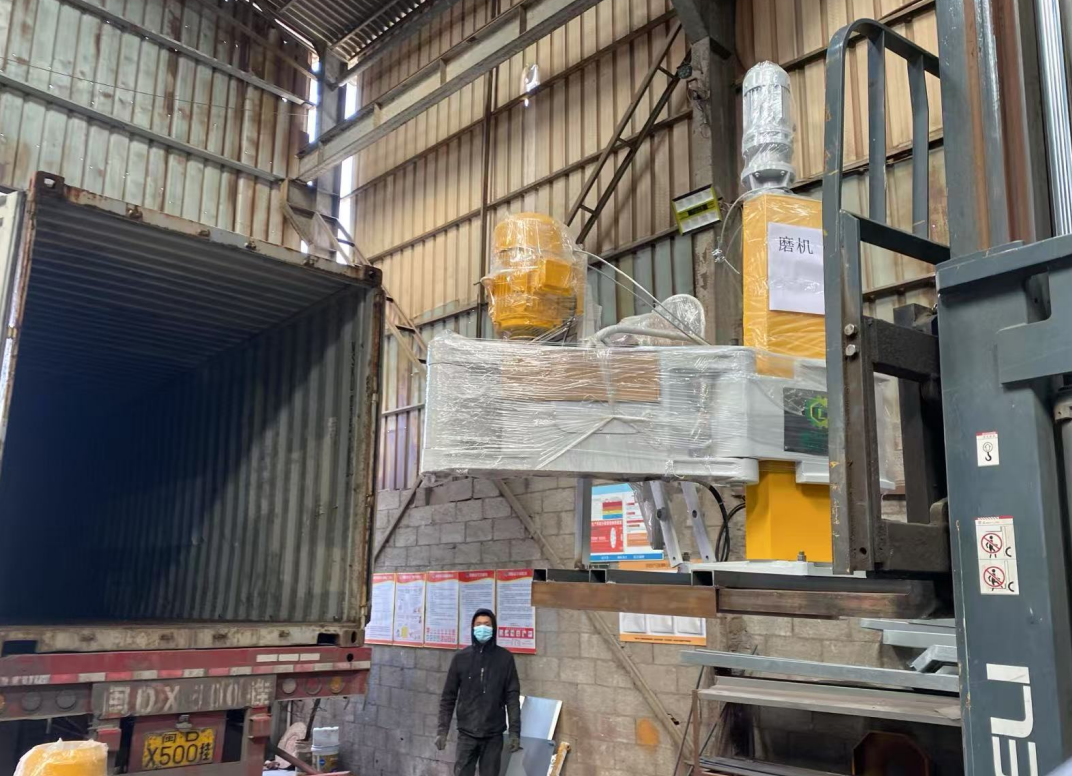 Manual Pnuematic Stone Grinding And Polishing Machine 2600/3000mm For Gravestone