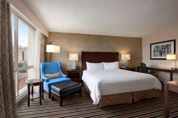 Hotel Room Furniture Cherry Wood King size Bed and Desk set in Modern American