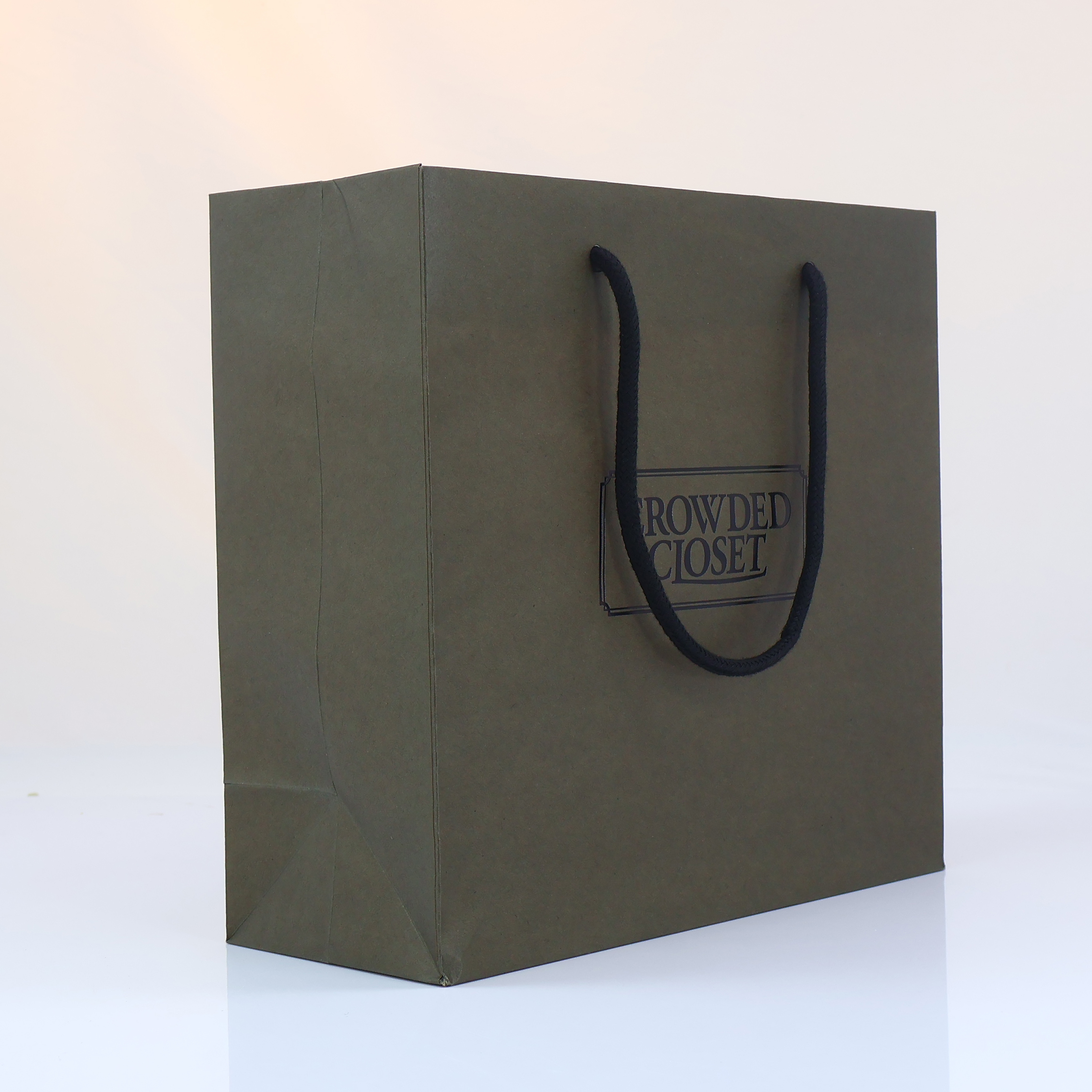 Hand Length Handle Gravure Printing Cardboard Paper Gift Bag Packaging for Manufacture