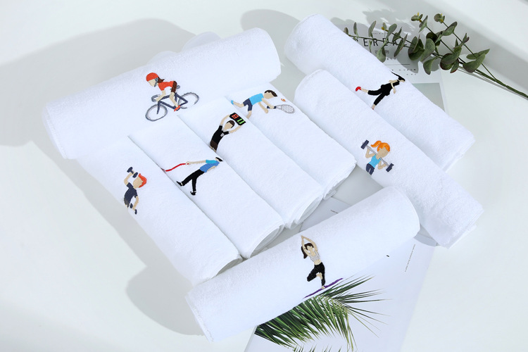 Embroidered 180gsm Custom Logo Quick-drying Sports Towel for Extended Outdoor Fitness