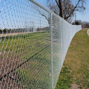 China Hot dip Galvanized 6ft chain link fencing top with barbed wire factory