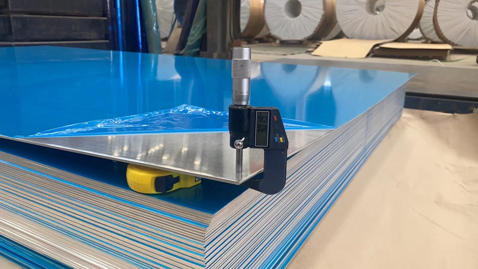 3003 3004 H14 Aluminium Sheet Plate Extrusion Profile Extruded Flat 2m width