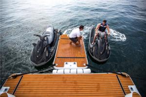 China Pool Floats And Rafts Inflatable Mesh Floating Docks factory