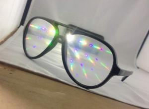 China Rainbow Plastic Diffraction Glasses factory