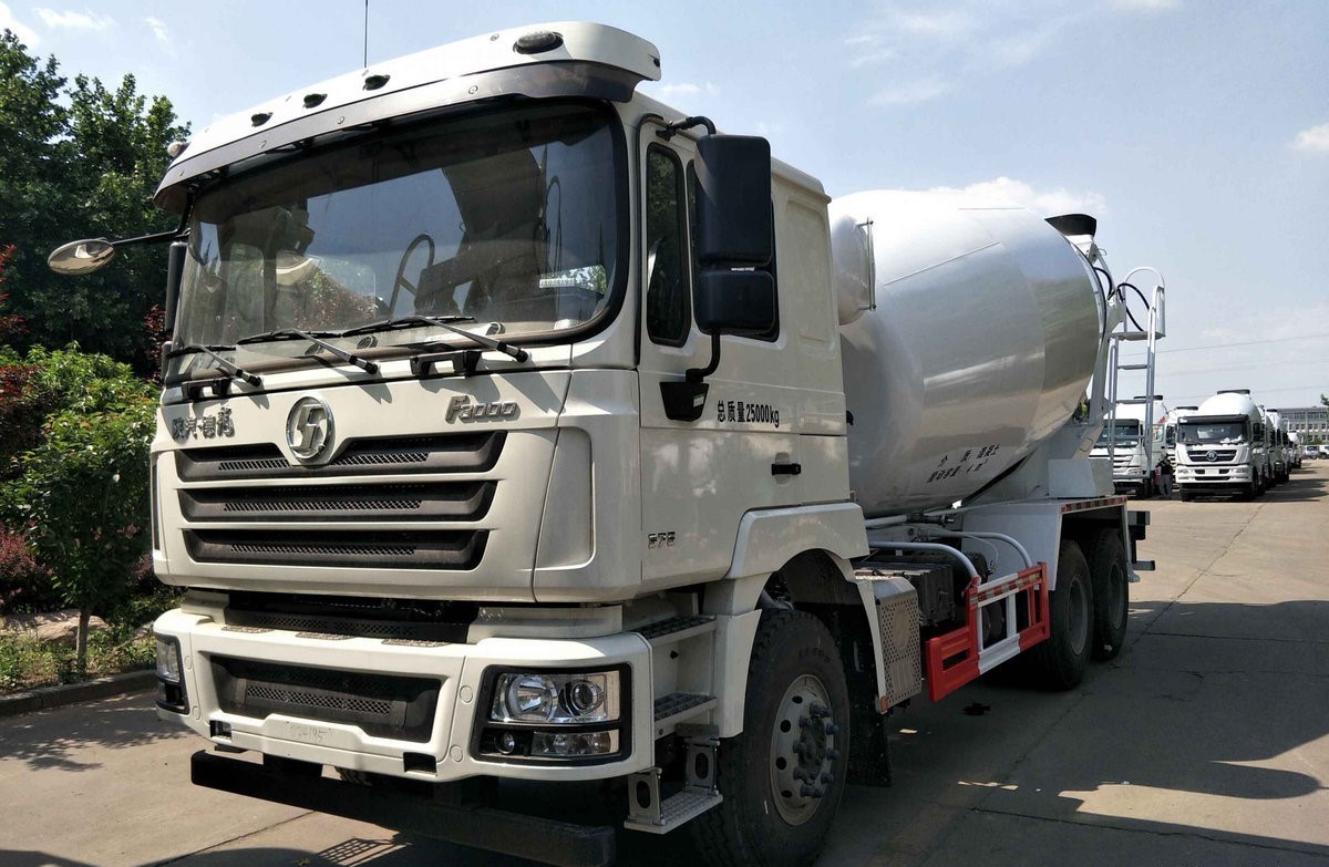 High Performance Shacman WEICHAI Cement Mixer Truck 251 - 350hp With Cummins Engine