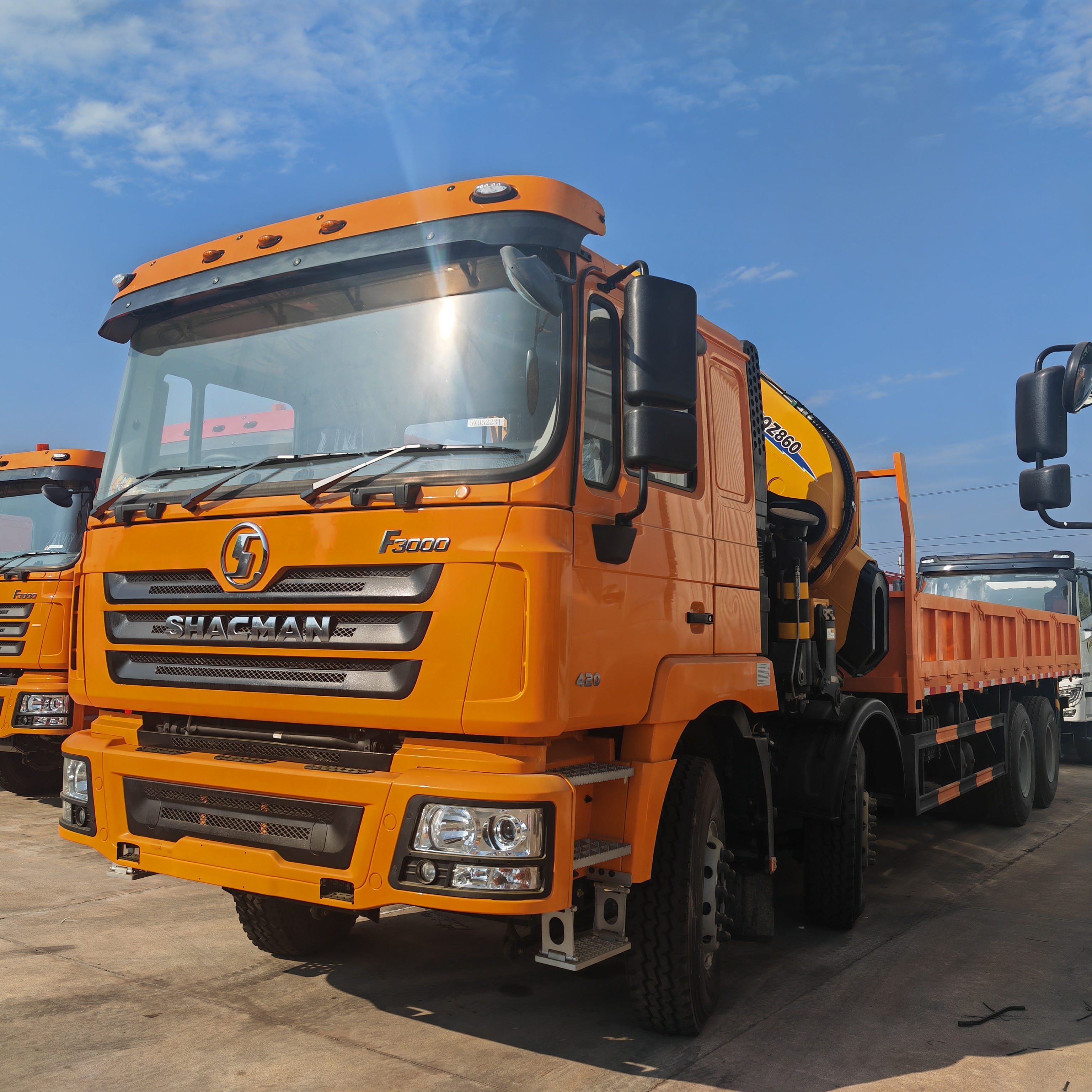 China Shacman F3000 Truck With XCMG GSQZ860 32ton Folding Crane factory