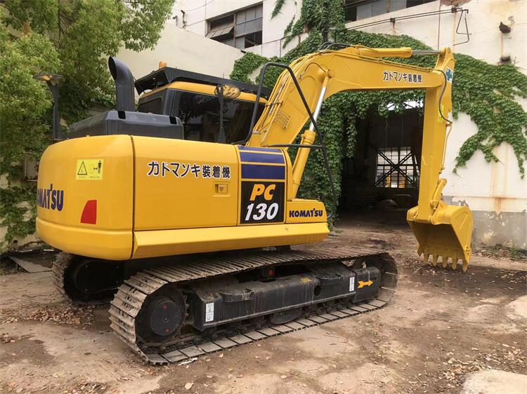 Japan Used 13 Ton Mini Excavator Komatsu PC130-7 Medium Digger with 280 Working Hours