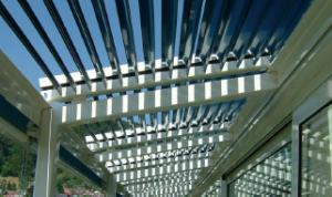 China Sun Room Retractable Louvre Roof Customized Color Waterproof Air Ventilation factory