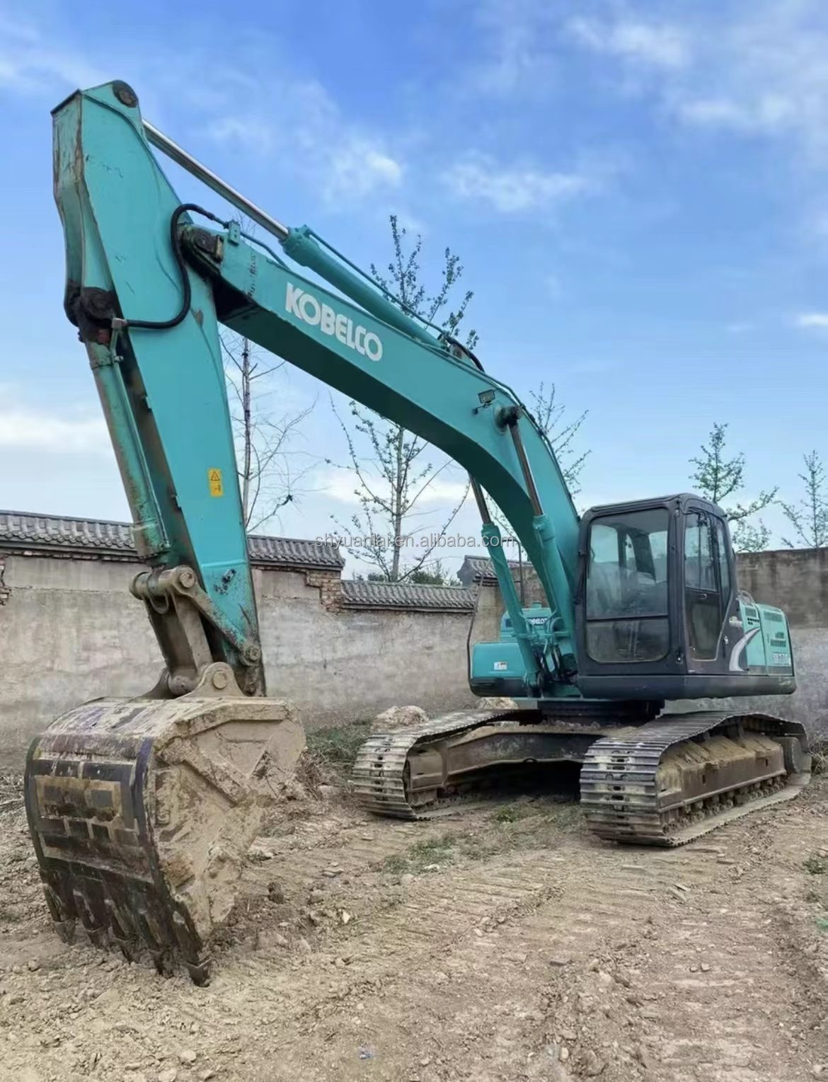 Top- Second-Hand SK210 Excavator with Precision Transformers and Hydraulic Systems