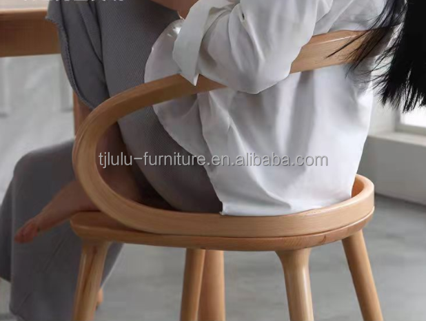 Modern Dining Room Beech Solid Wood Coffee Bending Chair with Curved Backrest and Nordic Style