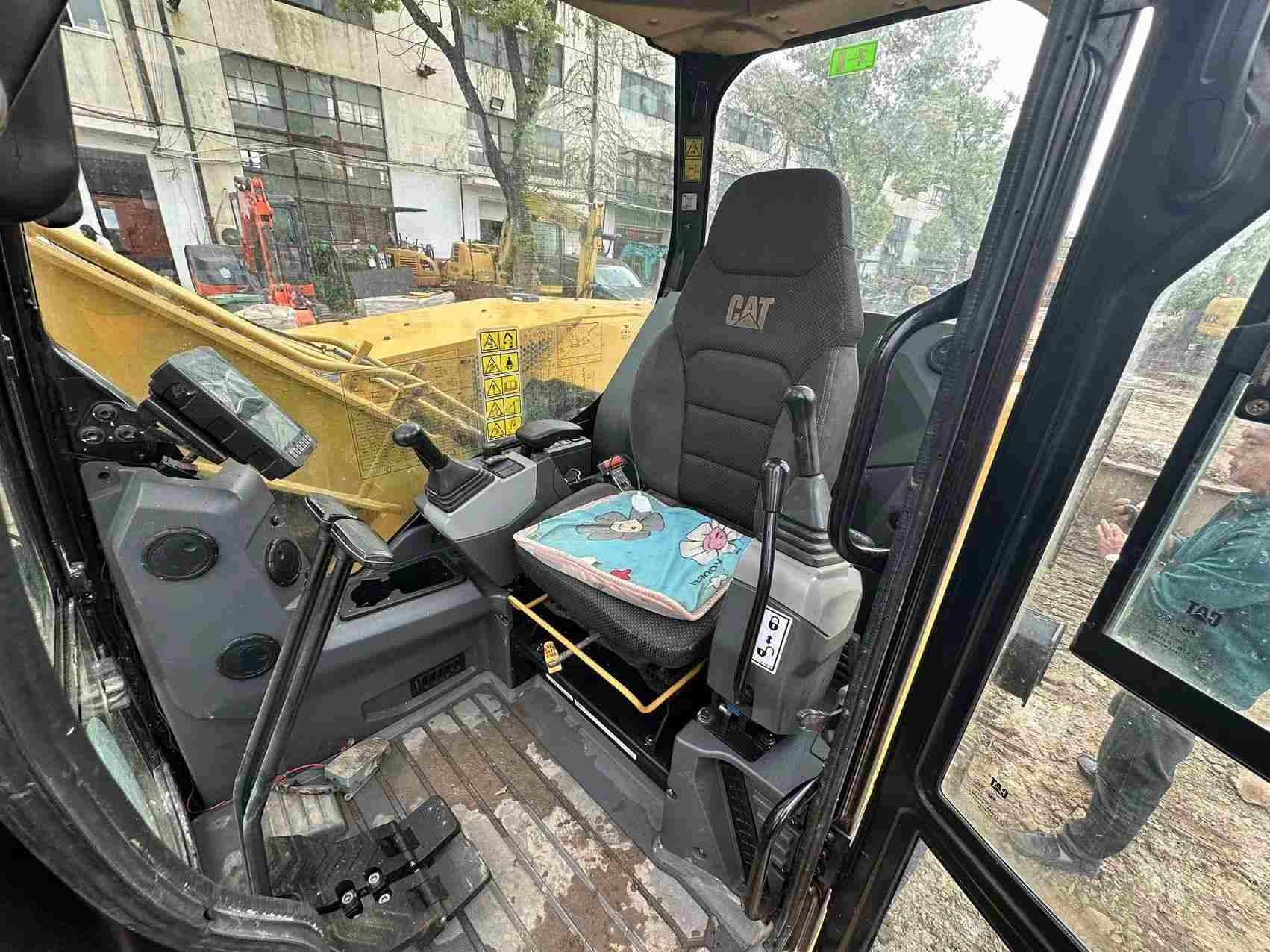Cat 307.5 Excavator Cab    