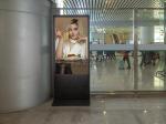 New Fashion Kiosk 65inch Advertising Equipment Light Pole Video Led Outdoor