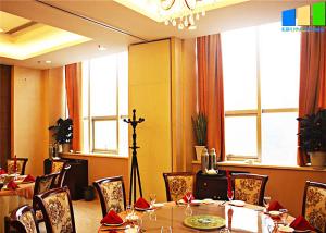 China 85Mm Thick Decorative Room Divider Movable Partition Walls With Soundproofing factory