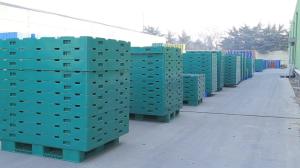 China 5 gallon water bottles racking storage plastic pallet factory