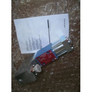 China Moog Servo Valve with 3/4 inch outlet port size 0.1 kW power and Single Cylinder for precise electro-hydraulic control factory