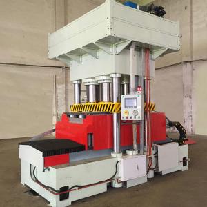 China Double Moulds Wood Chips Hot Press Wood Pallet Machine in India factory