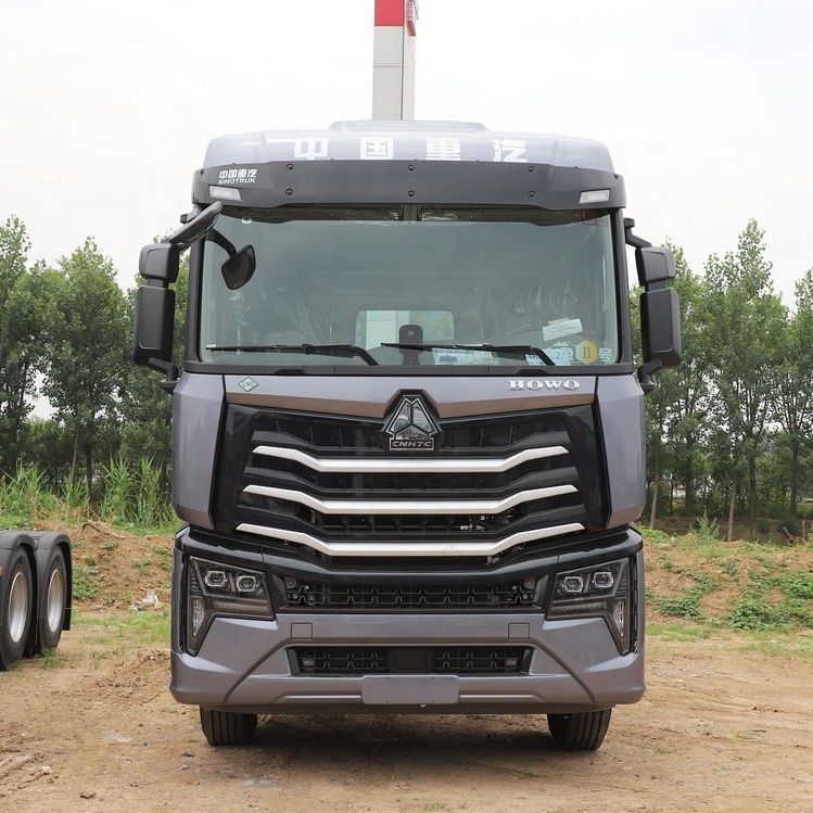 Left Steering Sinotruk Special Vehicle Used Sinotruk HOWO MAX 6X4 530hp LNG Tractor