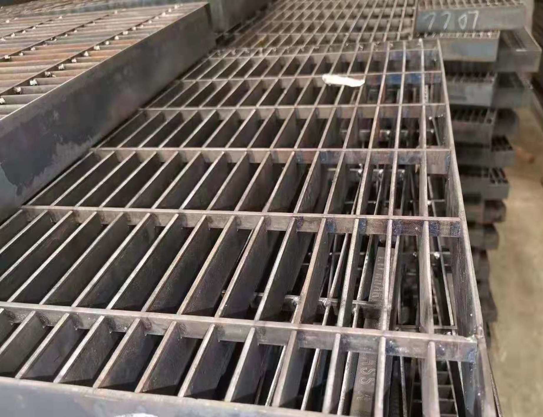 3mm Ventilation Steel Mesh Walkway Panels 50mm Trench Cover Plate SUS201