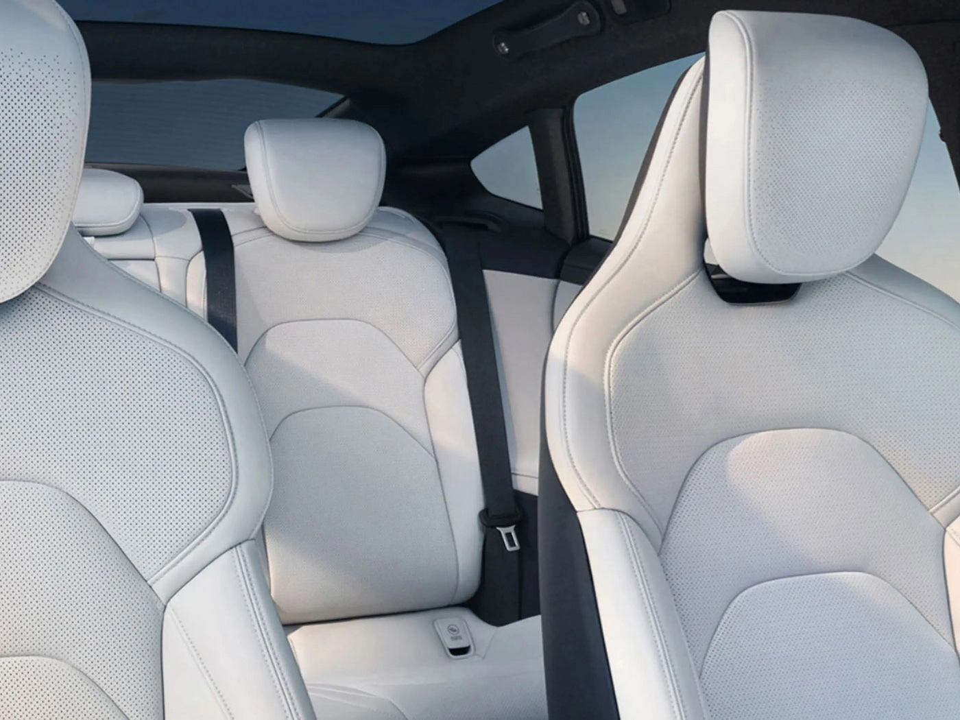 Xiao-mi Su7 Pro Max AWD 4-Door 5-Seater Electric Vehicle 2024 Presale with Pure EV Technology and Battery Energy Type