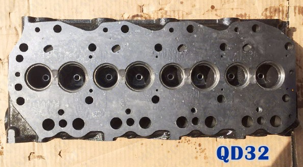 OEM 11039-VH002 4 Cylinder Head / Diesel Engine Head For Nissan / Forklifter Parts QD32